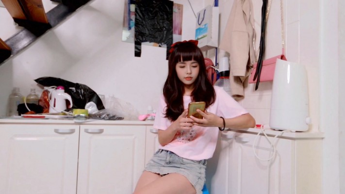 图片[5]_【芊芊】三双鞋踩馒头做狗脸 动态视角_绳艺库视频下载