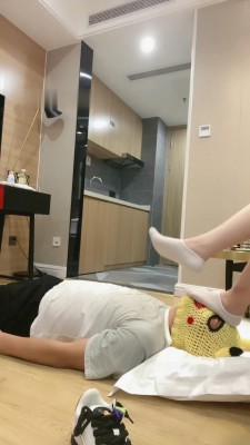 图片[14]_【陈甜女帝】重度连环提档/船袜脚踩踏_绳艺库视频下载