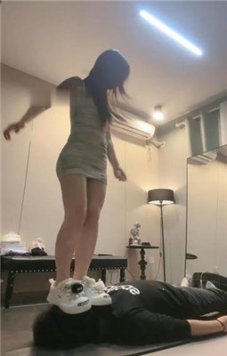 图片[12]_【伊楠】艺术调-惩戒打手心/高跟踩踏/裸足插嘴踩脸_绳艺库视频下载