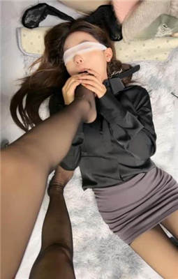 图片[11]_【橙宝】母畜-下跪发骚/闻舔黑丝高跟/掐脖/喝圣水_绳艺库视频下载