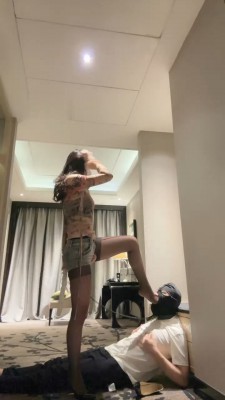 图片[5]_【禾未】长腿模特-黑丝高跟-转胯/骑马/脚插嘴/白袜塞嘴_绳艺库视频下载