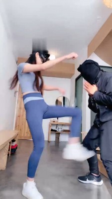 【苏州婉儿】小白鞋白袜踩/提档/耳光_绳艺库视频下载