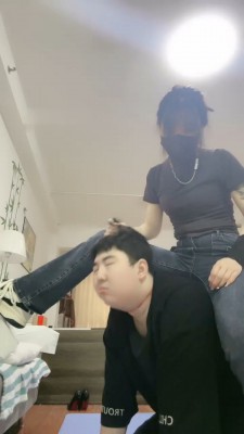 图片[3]_【不期而遇】胶皮头套闻袜香/胶带勒脖/吃呕吐物_绳艺库视频下载