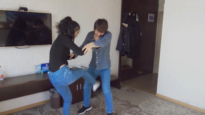 图片[4]_晓时代 新疆小姐姐艺术踢打完虐嘴损挑事男_绳艺库视频下载