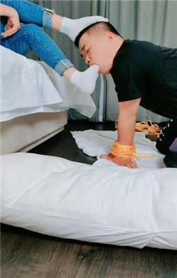 图片[13]_【萌宝儿】掐乳/帆布鞋白棉袜踩踏/深喉_绳艺库视频下载