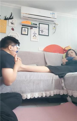 【咩祖】裸足恋足舔/jio喂食_绳艺库视频下载