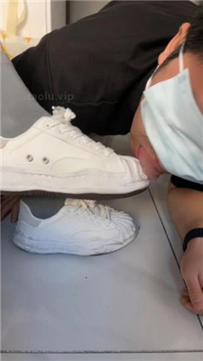 图片[13]_【玥野兔】舔脏小白鞋原味棉袜_绳艺库视频下载