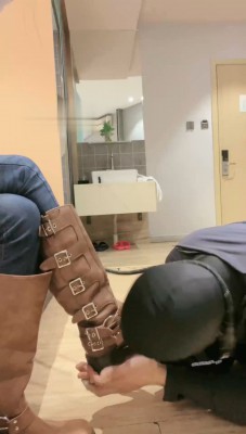 图片[2]_【尤黎】长靴S-骑马骑脖/镜前辱/原味白袜踩踏_绳艺库视频下载