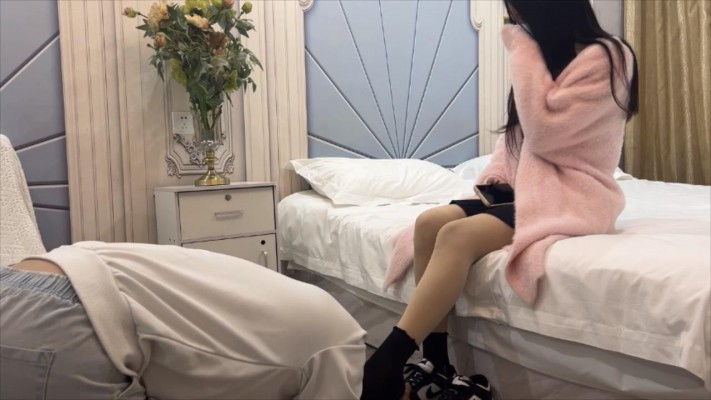 图片[3]_【无双工作室】01年素人调教贱G，闻袜踩踏_绳艺库视频下载