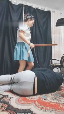 图片[4]_【冰爷】骑马遛狗爬行/虐打踢踹/踩踏/深喉_绳艺库视频下载