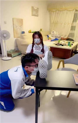 图片[4]_【雯雯】骚货同学闻同班女同学的臭袜子_绳艺库视频下载