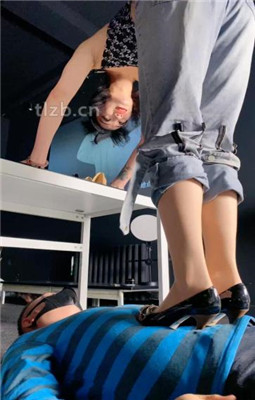 图片[12]_【冰诺】高跟全体重踩踏_绳艺库视频下载