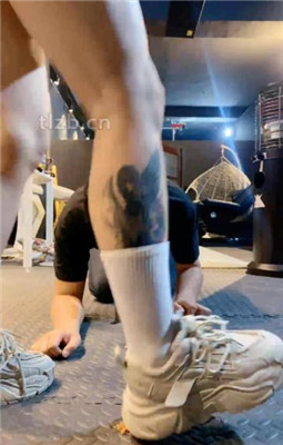 图片[12]_【冰诺】运动鞋白袜S-骑马爬行/踩狗爪_绳艺库视频下载