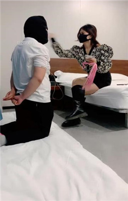 图片[2]_【六酱】狗儿子伺候-骑马/耳光/舔脏鞋底_绳艺库视频下载