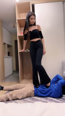 图片[4]_【宸宸】御姐双S高跟踩踏体育生【双视角版】_绳艺库视频下载