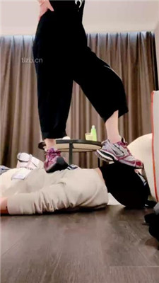 图片[9]_【九娘】提档/运动鞋踩踏/喝圣水_绳艺库视频下载