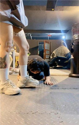 图片[11]_【冰诺】运动鞋白袜S-骑马爬行/踩狗爪_绳艺库视频下载