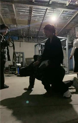 图片[3]_【宸宸】户外库房三主囚禁暴打-下【三视角版】_绳艺库视频下载