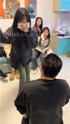 图片[13]_【精神小妹】幸运大转盘-群殴-踢踹踩跺/耳光坐头_绳艺库视频下载