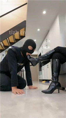 【辣姐】狗舌头舔鞋油保养7双皮靴_绳艺库视频下载