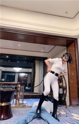 图片[4]_【简一】马术女教练-骑马爬行/鞭打/转胯/闻舔臭脚丫_绳艺库视频下载