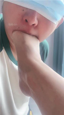 图片[4]_【甜一】舔脚趾保养裸足_绳艺库视频下载