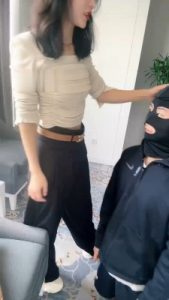 【孤傲女帝】坐脸窒息/踩狗脖子/舔脚转胯_绳艺库视频下载