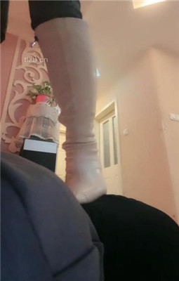 图片[16]_【傲雪】牛仔裤白靴棉袜-全体重踩踏踩脖_绳艺库视频下载