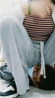 图片[9]_【橙子大大】双M-骑马/揪耳朵/艺术踢踹/转胯/闻白袜_绳艺库视频下载