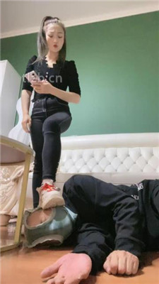 图片[11]_【魅儿】伺候起床-故意刁难贱狗_绳艺库视频下载