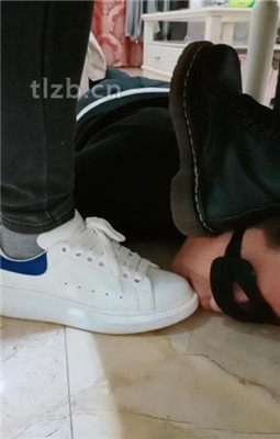 图片[14]_【文文文】桌底视角-脏鞋跪舔伺候主人-踩踏碾压【三视角版】_绳艺库视频下载