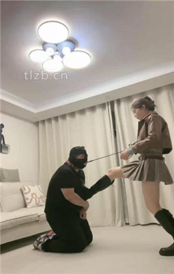 【领主老大】虐乳-高跟全体重踩踏-白袜塞嘴/腿绞窒息_绳艺库视频下载