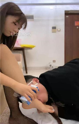 图片[12]_【可儿女王】高跟网袜美腿诱惑奴_绳艺库视频下载