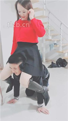 图片[3]_【美容院S】当脚垫/舔脏鞋/臭脚踩脸_绳艺库视频下载