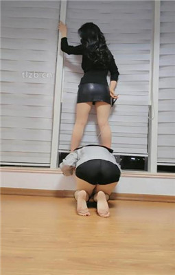 图片[18]_【妆主大大】办公室-母畜-高跟肉丝诱惑-耳光/脚插嘴-高跟踩_绳艺库视频下载