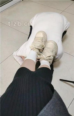 图片[9]_【爱可呀】双S玩学姐-清理鞋底/胶带封嘴/吹风机加热吸味_绳艺库视频下载