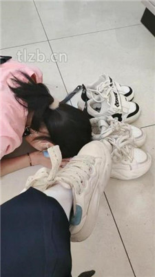 图片[8]_【爱可呀】学姐舌头清洗各种鞋/脚喂食踩舌【完整版】_绳艺库视频下载