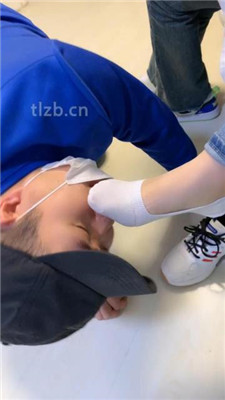 图片[11]_【精神小妹】幸运大转盘-群殴-踢踹踩跺/耳光坐头_绳艺库视频下载