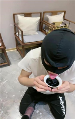 图片[12]_【花兮玥】茶室tj-跪舔高跟/圣水泡黑丝咀嚼_绳艺库视频下载