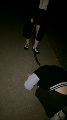 【小雅老师】户外tj学生狗-被路人看到惊险刺激_绳艺库视频下载