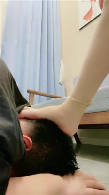 图片[18]_【素人星探】原味丝袜jio闻舔/高跟插嘴_绳艺库视频下载