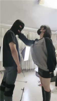 【鱼糯糯】双S-舔脏鞋白袜jio/伺候沐足/踩踏/转胯【上】_绳艺库视频下载