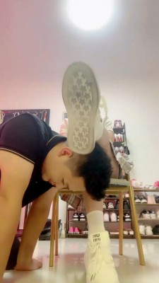 图片[4]_【雯雯】JK小姐姐-白鞋白袜踩贱奴_绳艺库视频下载