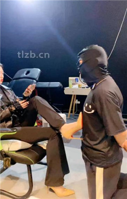 图片[2]_【冰诺】连环耳光狂抽/人肉脚垫_绳艺库视频下载