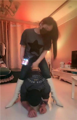 【傲雪】牛仔裤白靴棉袜-全体重踩踏踩脖_绳艺库视频下载