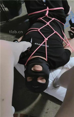 图片[7]_【奶糖】捆绑强制贱狗闻舔丝袜臭脚_绳艺库视频下载