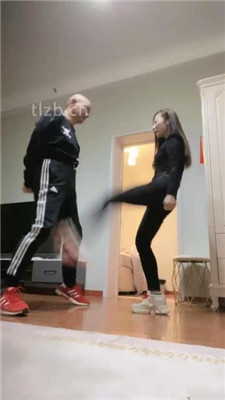 【魅儿】运动鞋白袜重度连环提档_绳艺库视频下载