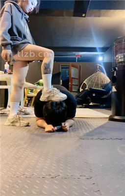 图片[9]_【冰诺】运动鞋白袜S-骑马爬行/踩狗爪_绳艺库视频下载