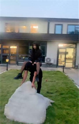 图片[3]_【苏西】户外-短靴踩踏狗爪/骑马爬行_绳艺库视频下载