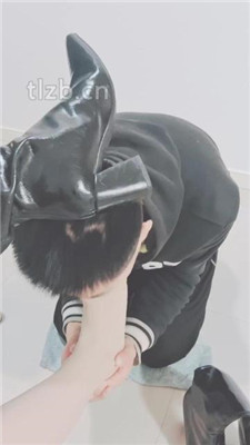 图片[9]_【美容院S】当脚垫/舔脏鞋/臭脚踩脸_绳艺库视频下载